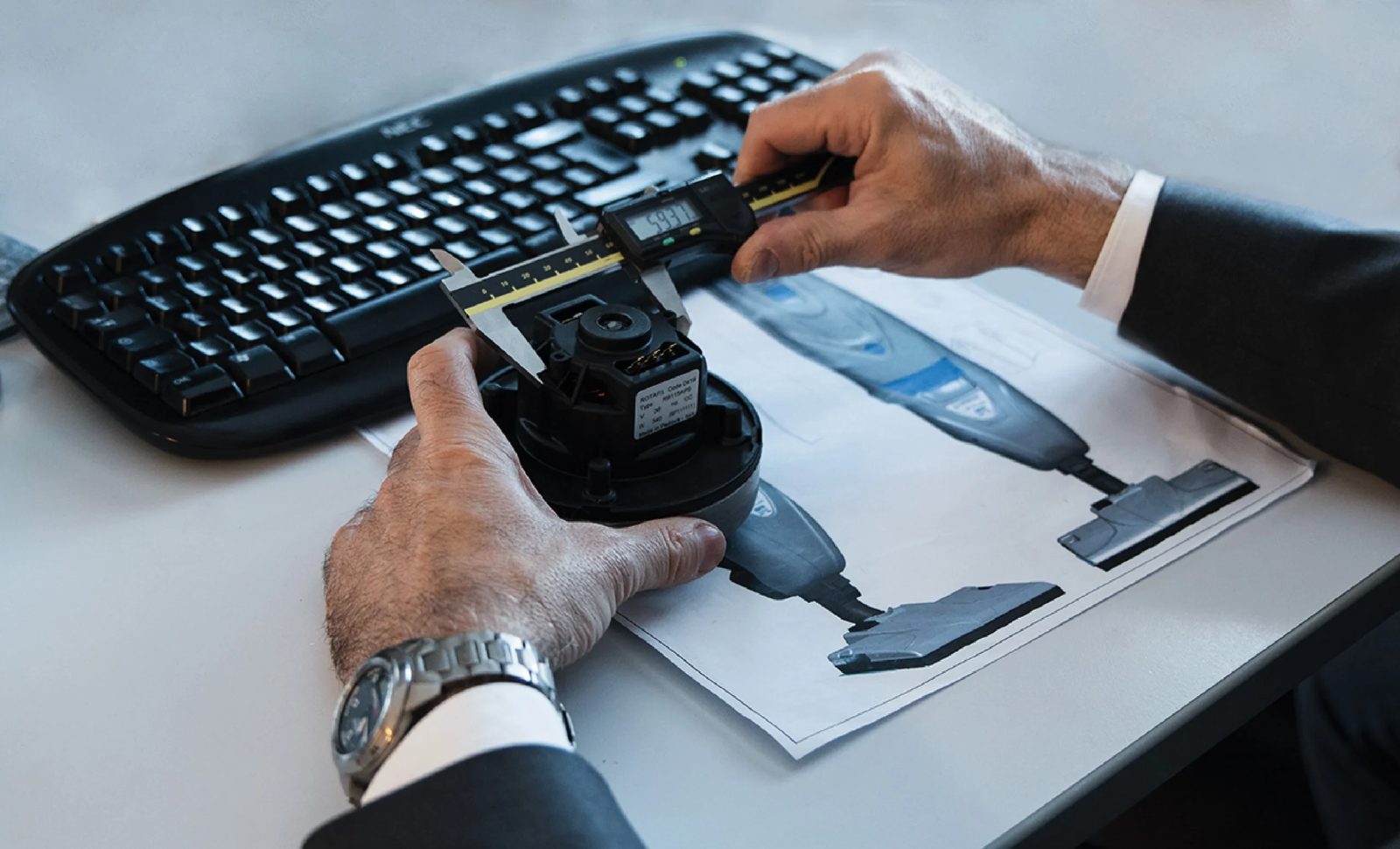 Testování kvality stroje Lindhaus v laboratoři